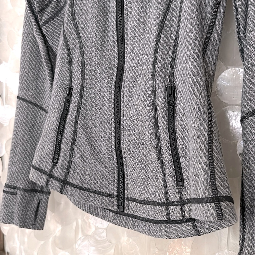 LULULEMON Define Hip-Length Jacket Women’s size 6 🩶🖤 Gray White Black - Picture 8 of 14